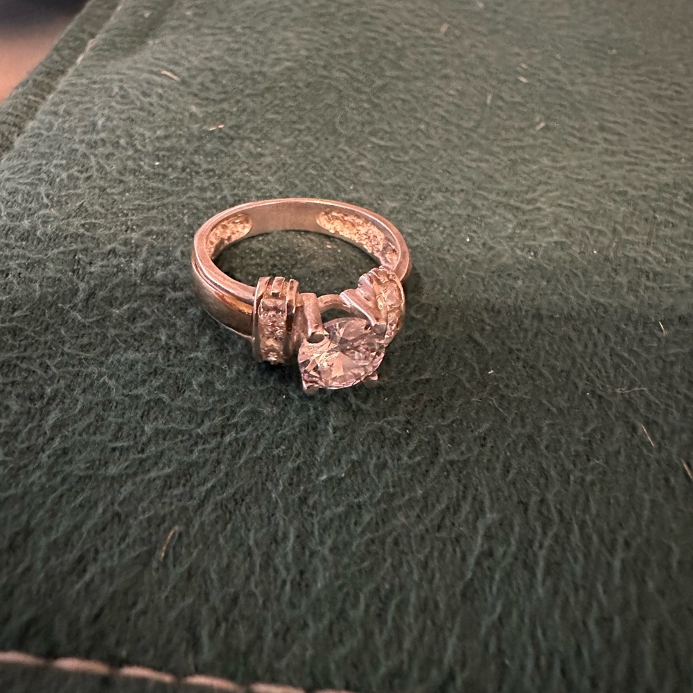 Elegant Silver Ring with Clear Stones